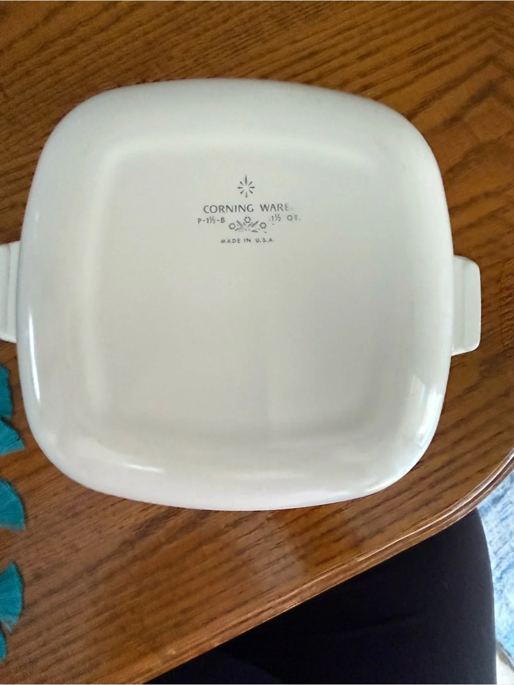 Vintage Corning-ware Cornflower blue 1 1/4 quart casserole dish
